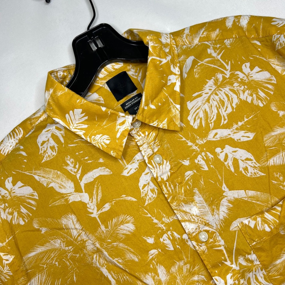 H&M Yellow Tropical Button Up Shirt Mens L Regular Fit Palm Hawaiian‎ Beach
